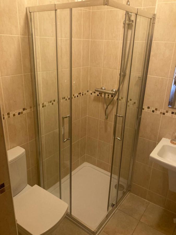 Mcnulty'S Guest House إنيسكرون المظهر الخارجي الصورة