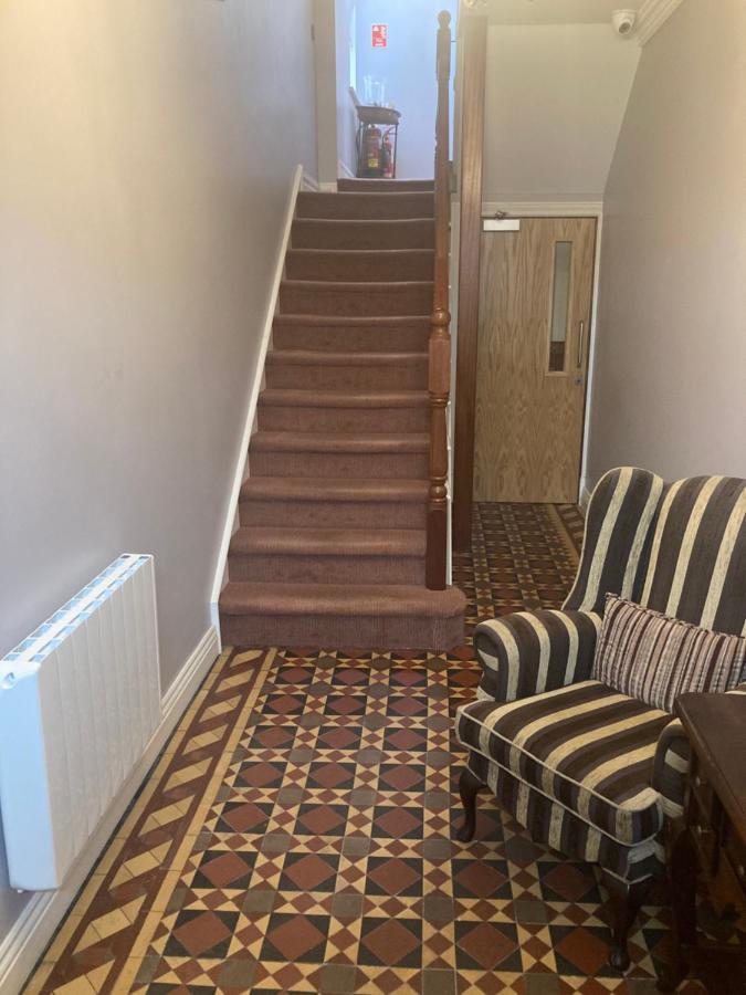 Mcnulty'S Guest House إنيسكرون المظهر الخارجي الصورة